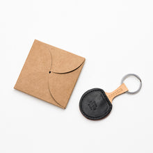 Charger l'image dans la galerie, HERR PONG BERLIN - Mini Ping Pong Leather Keychain