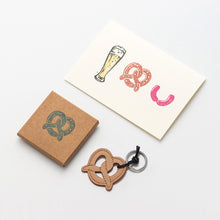 Lade das Bild in den Galerie-Viewer, HERR PONG BERLIN - Mini Leather Pretzel Keychain
