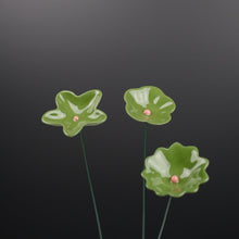 Charger l'image dans la galerie, Ge03 - Wiesenblume bunt groß aus Porzellan