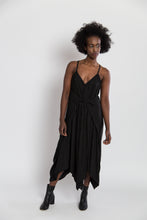 Lade das Bild in den Galerie-Viewer, Tanja Christiani - Zero Waste Dress