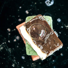 Lade das Bild in den Galerie-Viewer, I want you naked - LOVE ME TENDER - Gesichtsseife Kakaobutter & Macadamia