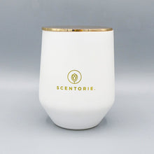 Load image into Gallery viewer, Ge03 - SCENTED CANDLE - WEST BEACH: Eucalyptus / Bergamot / Cedarwood
