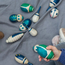 Lade das Bild in den Galerie-Viewer, EPERFA- Rolling beetles set - Wooden toys

